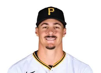 Griffin, Lowe power Pirates to win over Royals